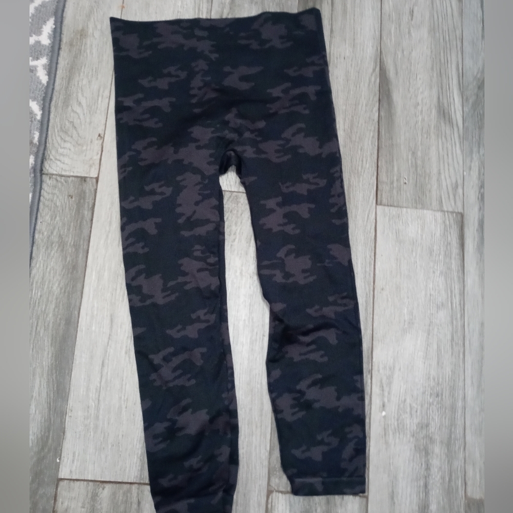 Spanx Camouflage High waisted Super Stretch Athletic Leggings